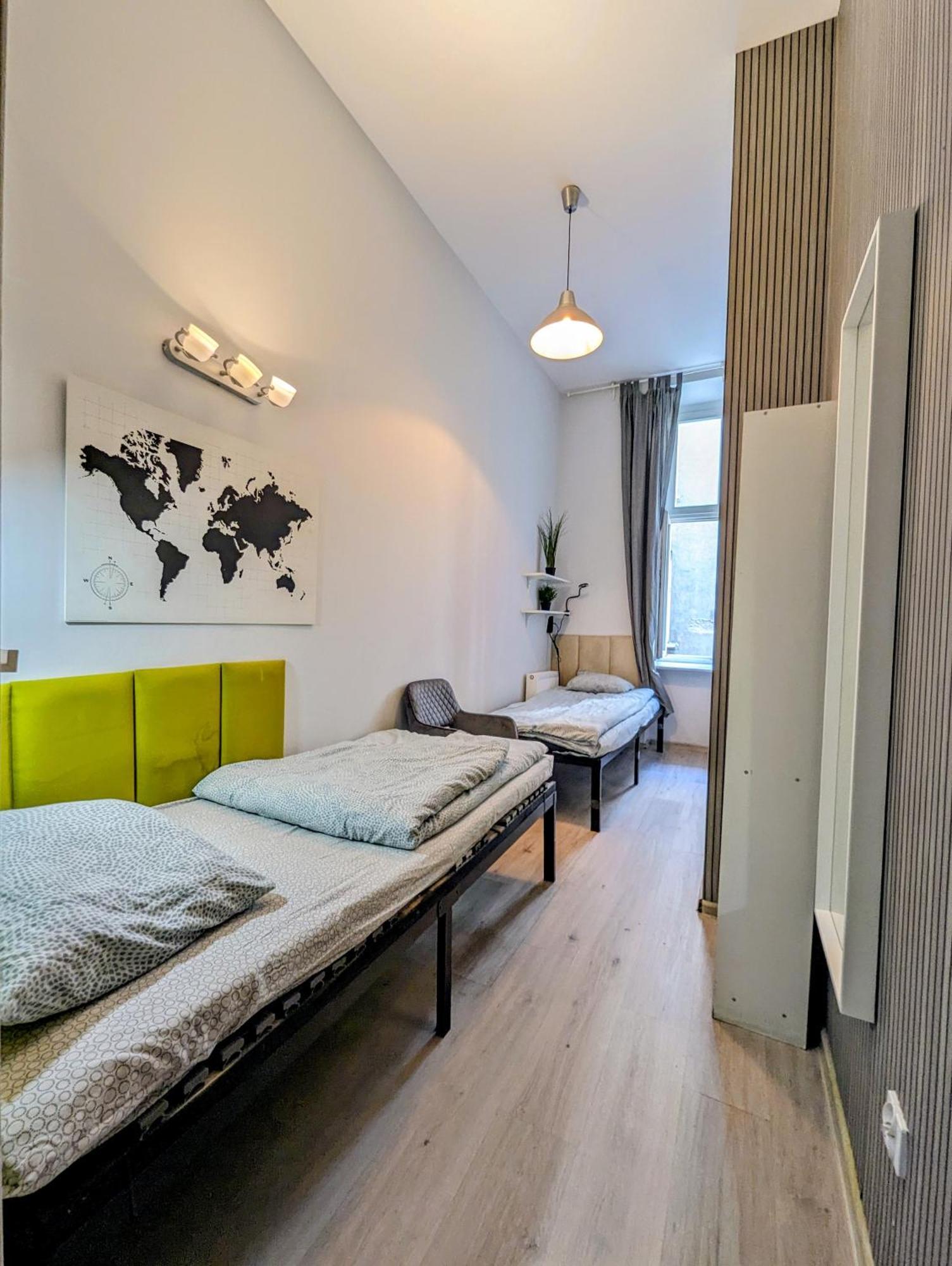 Centrum Fabryczna Rooms Łódź Oda fotoğraf