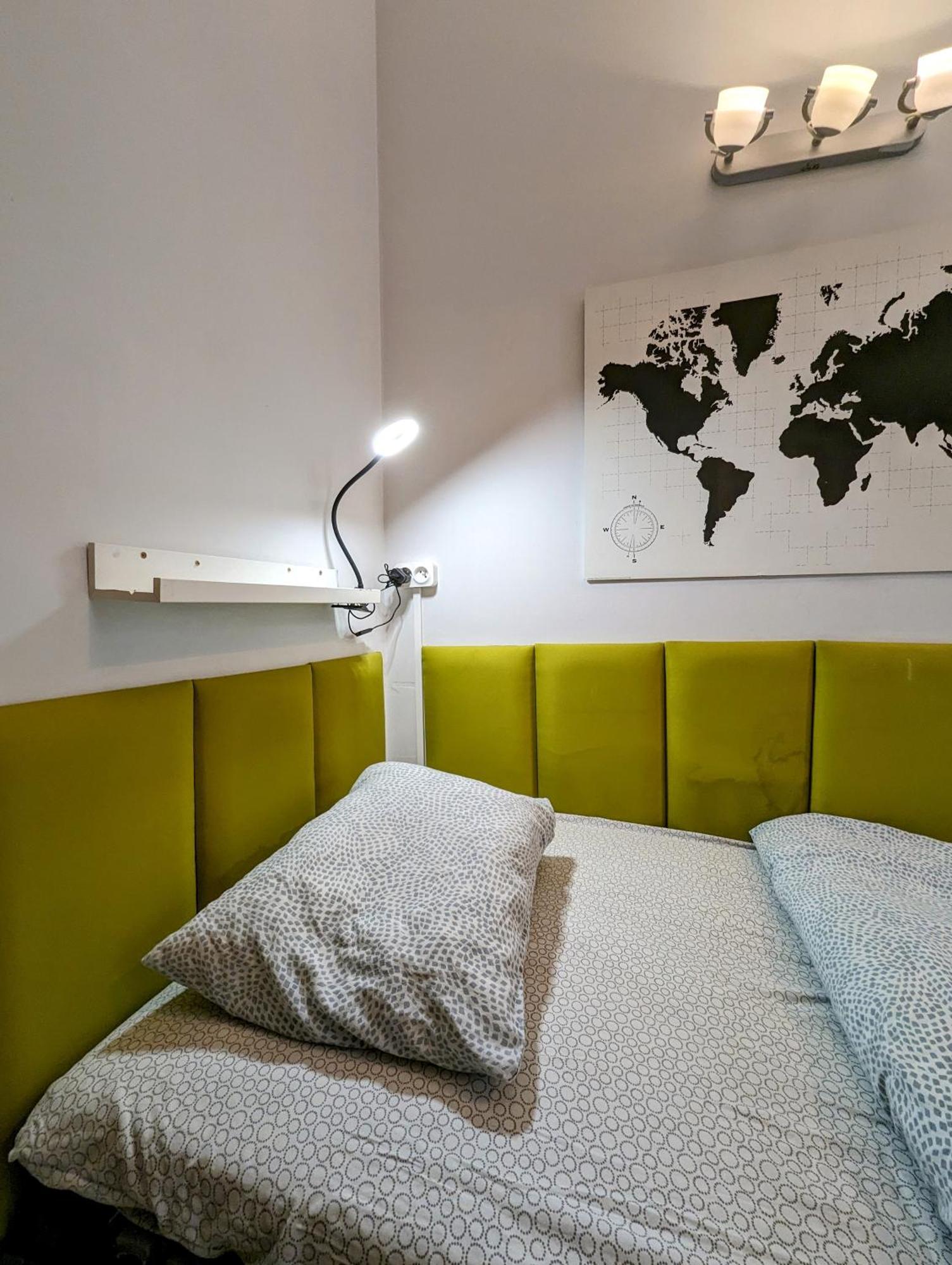 Centrum Fabryczna Rooms Łódź Oda fotoğraf